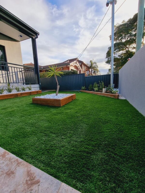 Daytime install 35mm synthetic turf