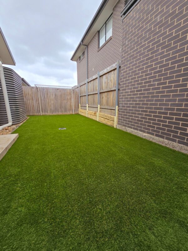 The Ponds Artificial grass Synthetic Turf Installation 35mm