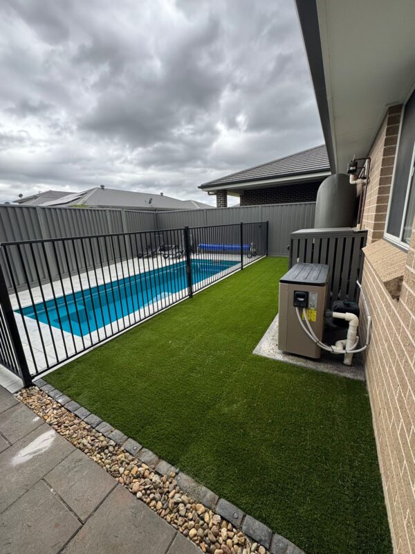 Spring farm Back Yard Artificial Grass Synthetic Turf Installation